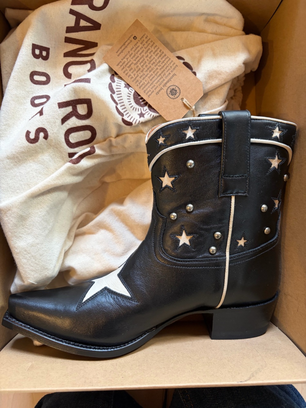 BNWT perfect never worn Ranch Road Presidio Black Star Leather Short Boot